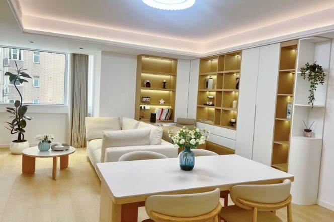 2BR Apartment in Xujiahui (L1/L9/L11)