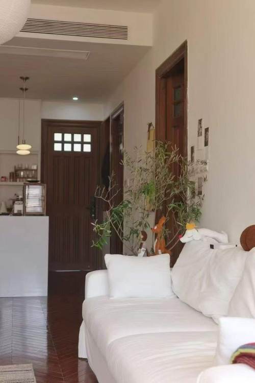 Housing image — Living Room