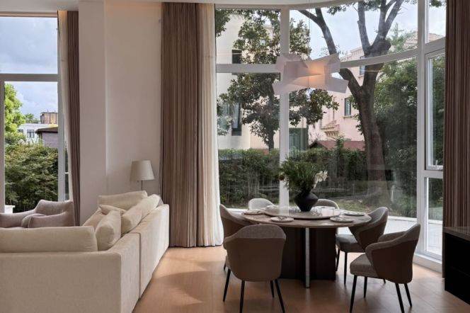Spacious 5BR Villa with Terrace