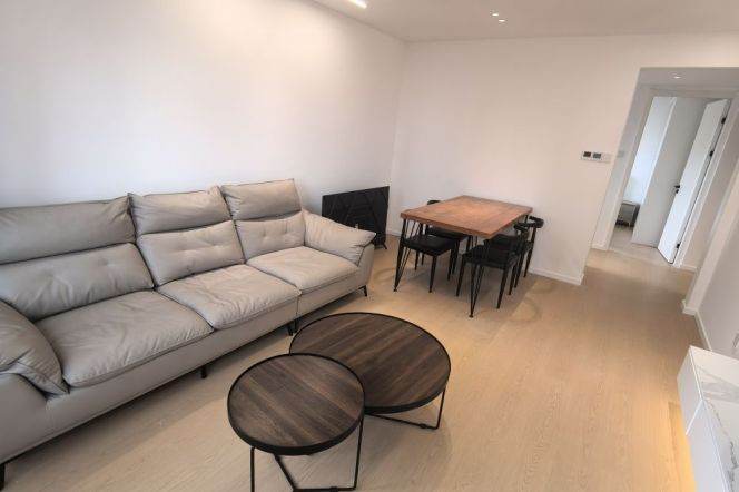 High-Floor 1BR Apartment in Jing'an (L2/L11)