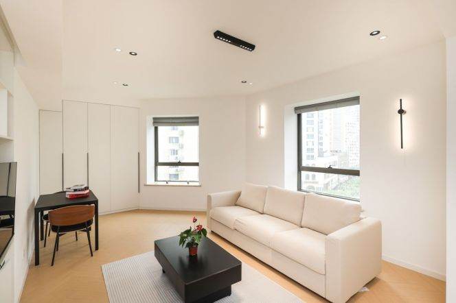 Spacious 1BR Apartment in Jing'an
