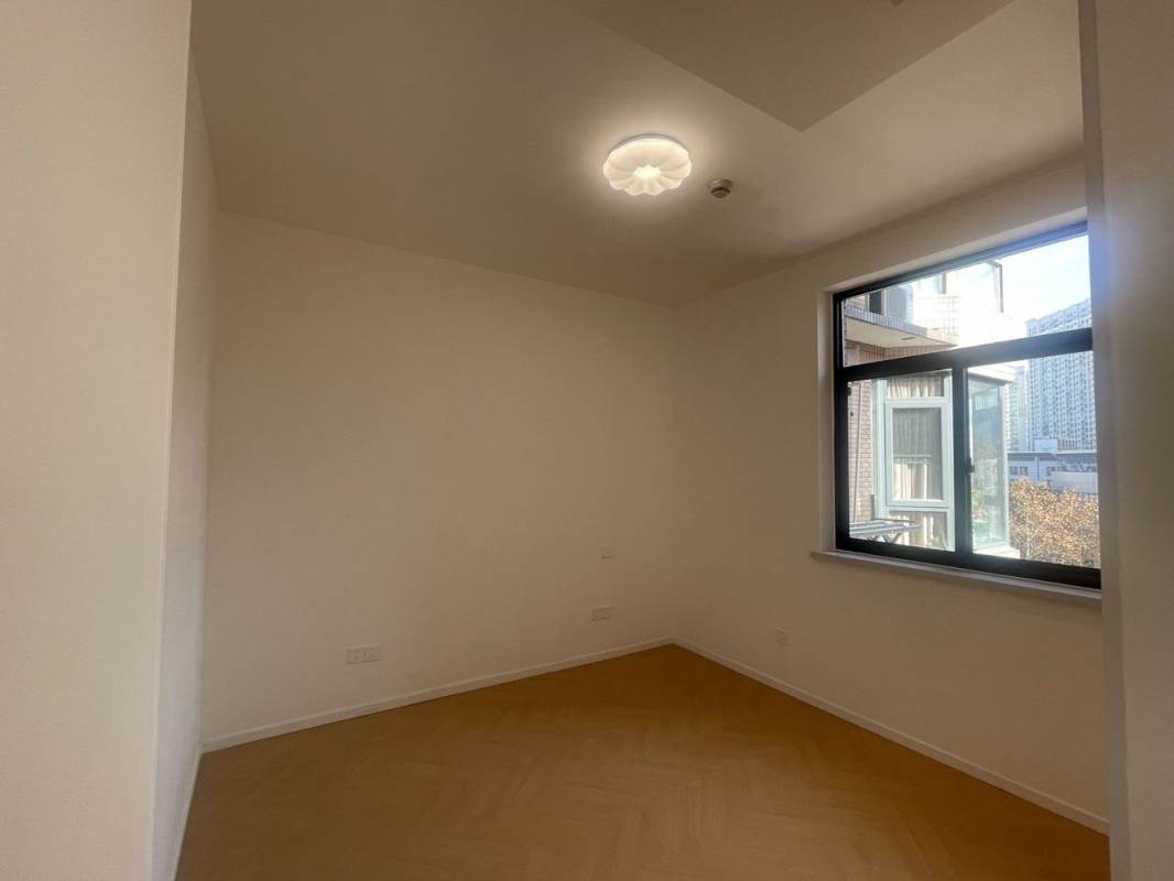 Housing image — Bedroom