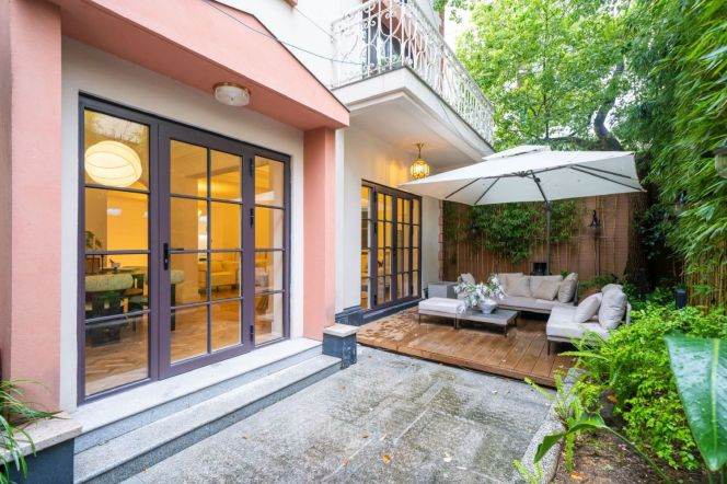 4BR Apartment near Zhongshan Park with Private Garden (L2/L11)