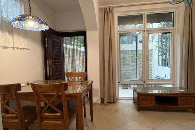 1BR Apartment in Old Xuhui with Terrace (L10/L11)