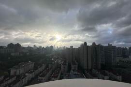 High-Floor Spacious 2BR Apartment near Jiaotong University Metro