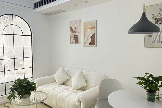 1BR Apartment near Jiangsu Rd Metro (L2/L11)