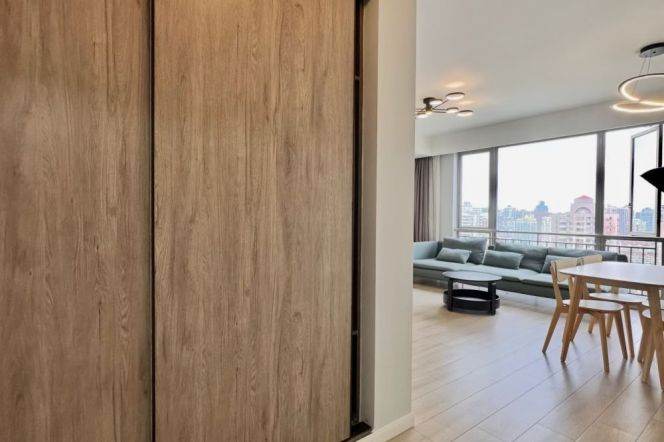 High-Floor 1BR Apartment at Yunhe Garden