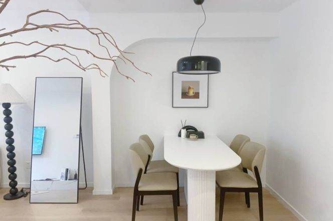 1BR Apartment in Old Xuhui (L10)