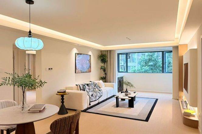 Spacious 2BR Apartment near Jiaotong University Metro (L10/L11)