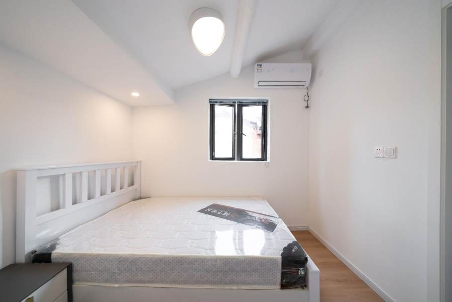 Housing image — Bedroom