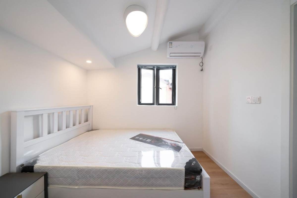 Housing image — Bedroom
