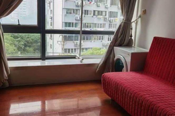 Spacious 1BR Apartment in Jing'an (L2/L12/L13)