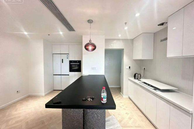 High-Floor Spacious 2BR Apartment near Shanghai Jiao Tong University with Outstanding View (L10/L11)