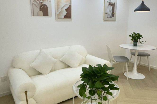 1BR Apartment near Jiangsu Rd Metro (L2/L11)
