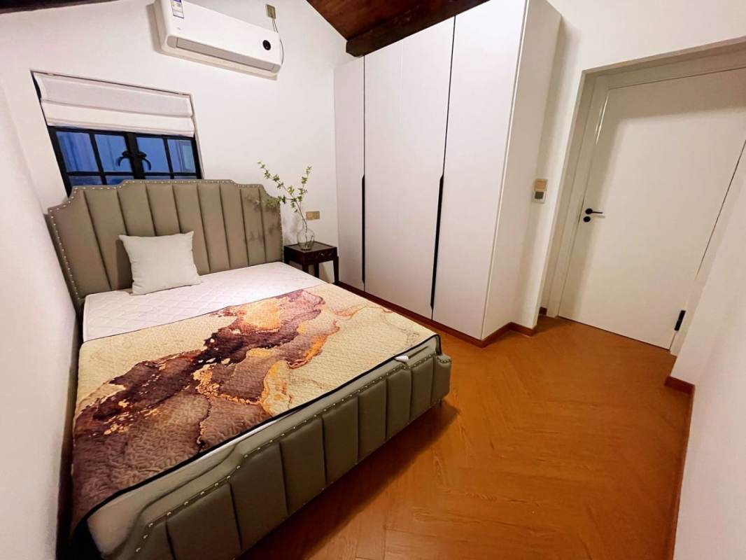 Housing image — Bedroom