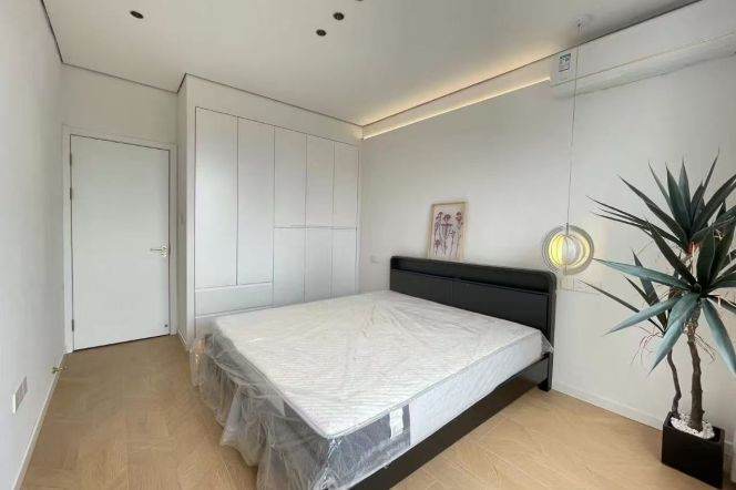 1BR Apartment in Jing'an (L2/L12/L13)
