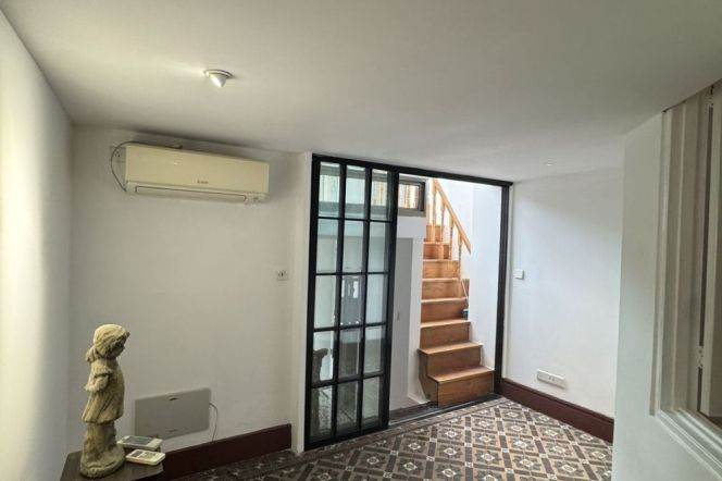 Spacious 1BR Lane House near Nanjing Xi Lu with Terrace (L2/L12/L13)