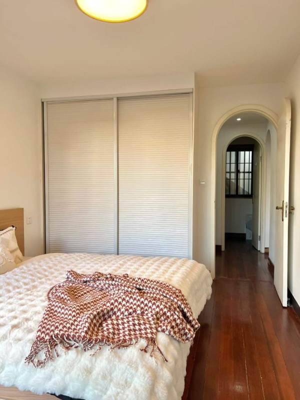 Housing image — Bedroom