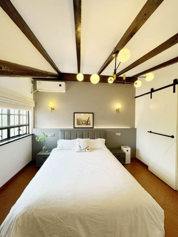 Housing image — Bedroom