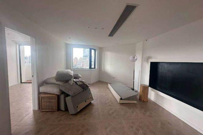 High-Floor Spacious 2BR Apartment near Shanghai Jiao Tong University with Outstanding View (L10/L11)