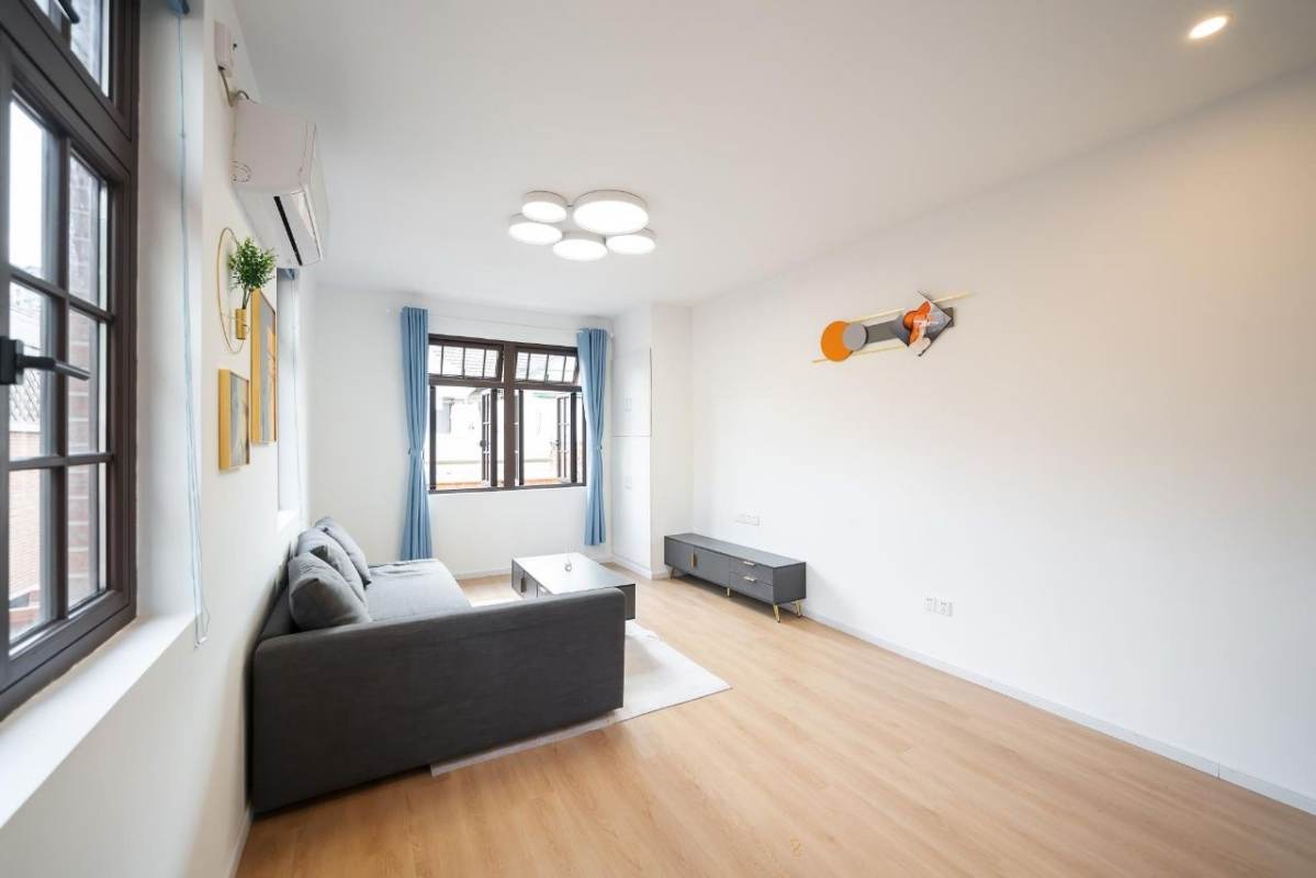 Housing image — Living Room