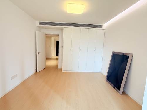 Housing image — Bedroom