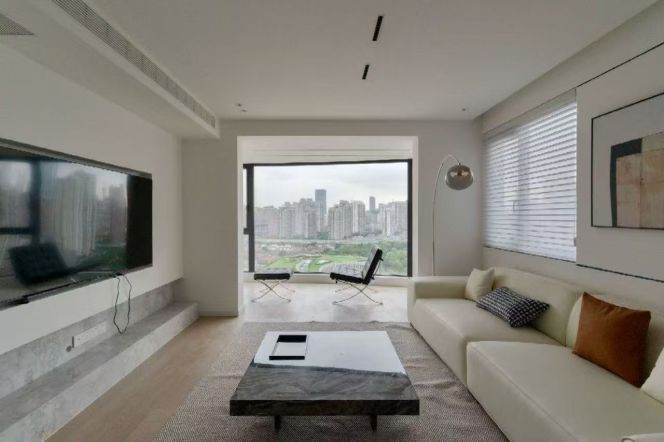 High-Floor 3BR Apartment at Ladoll International City (L2/L12/L13)