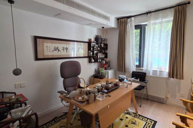 4BR Apartment in Xujiahui with Terrace (L3/L4/L10)