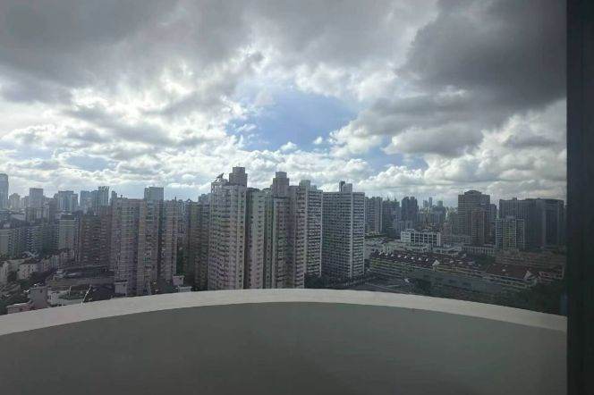 High-Floor Spacious 2BR Apartment near Shanghai Jiao Tong University with Outstanding View (L10/L11)