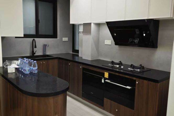 4BR Apartment in Old Xuhui (L1/L7/L10)