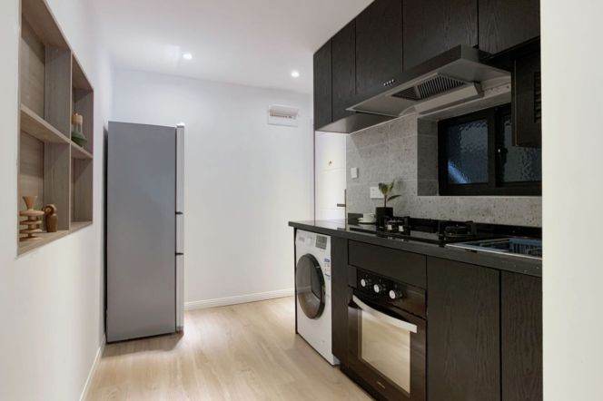 1BR Apartment near West Yan'An Rd Metro with Private Garden (L3/L4)