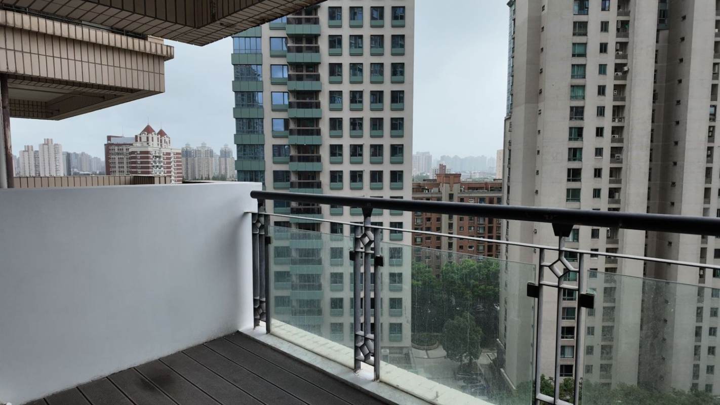 Housing image — Balcony