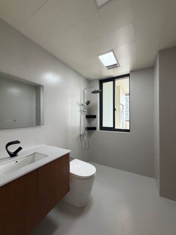 Housing image — Bathroom