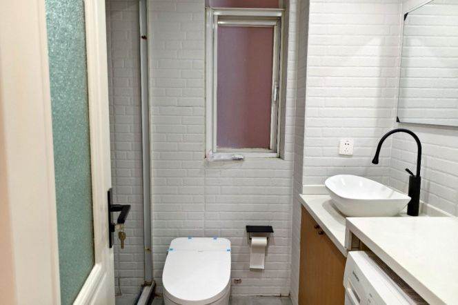 2BR Apartment in Xujiahui (L1/L3/L4/L9)