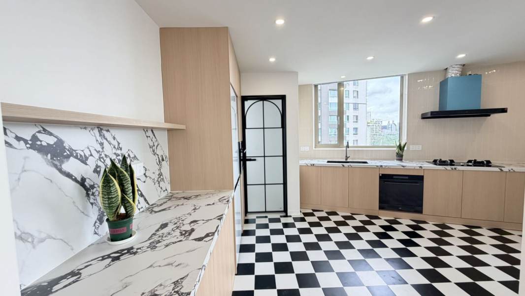 Housing image — Kitchen