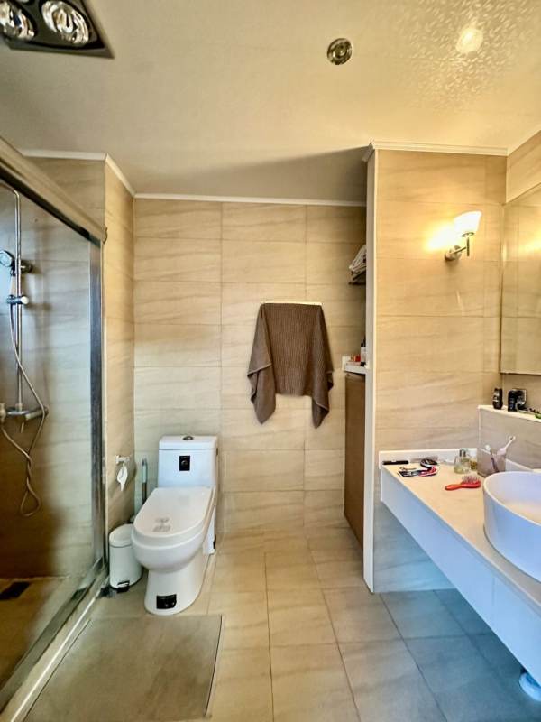Housing image — Bathroom