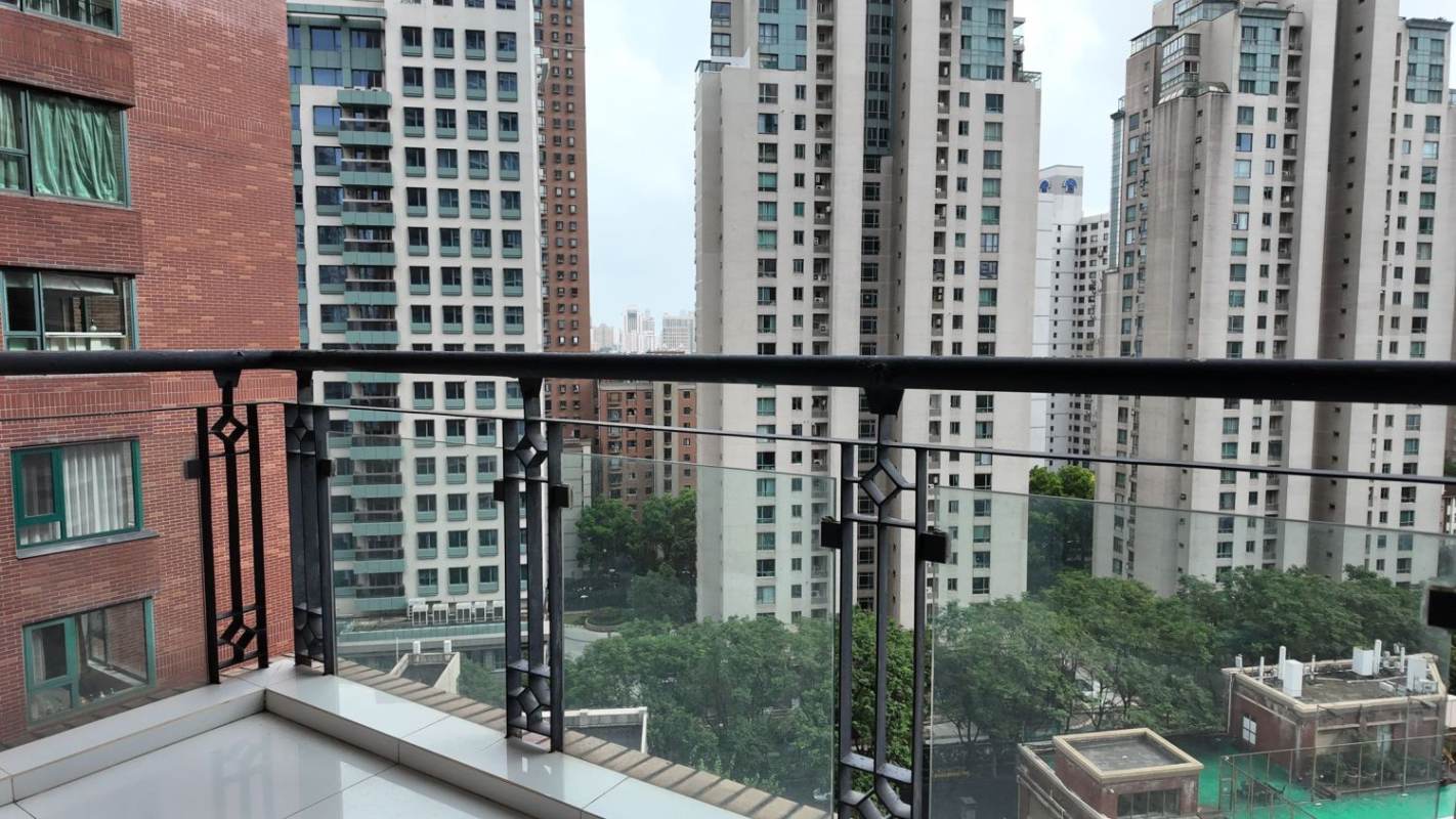 Housing image — Balcony