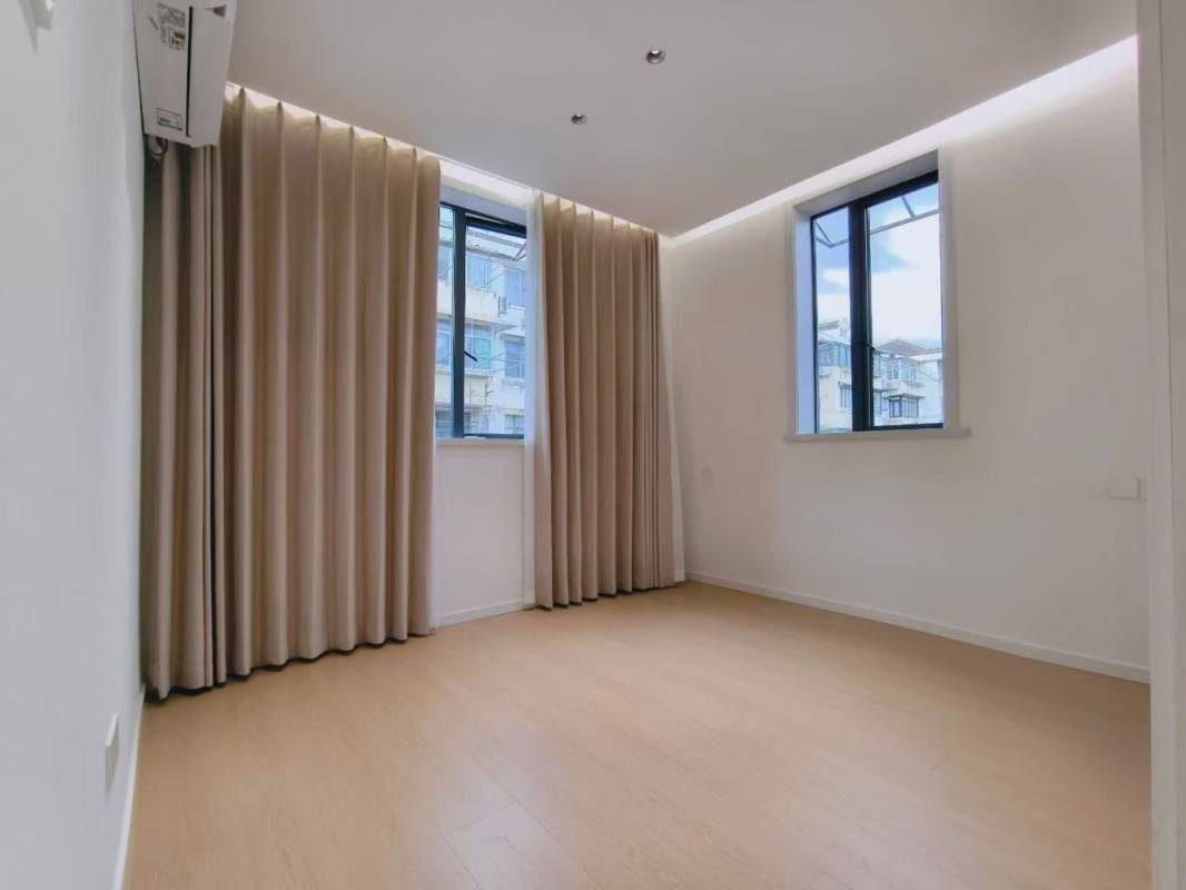 Housing image — Bedroom
