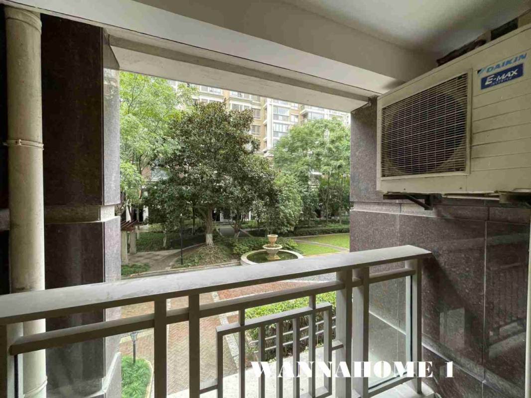 Housing image — Balcony