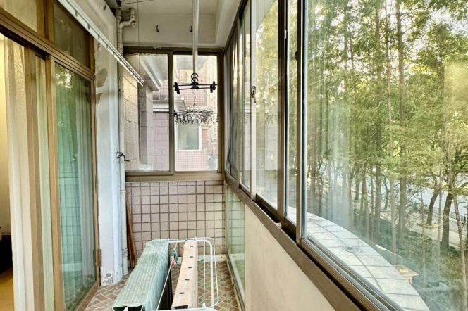 Spacious 3BR Apartment near Century Park (L2)