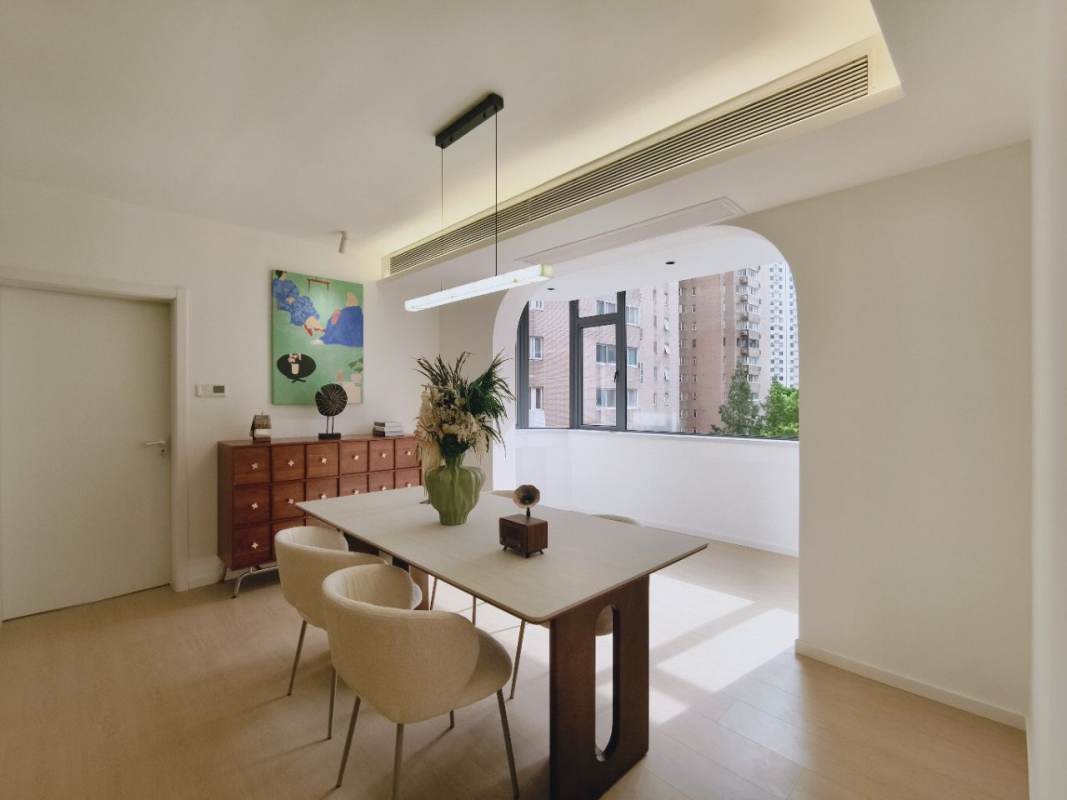 Housing image — Living Room