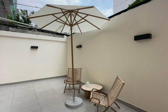 1BR Apartment near Shanghai Indoor Stadium Metro with Terrace (L1/L4)
