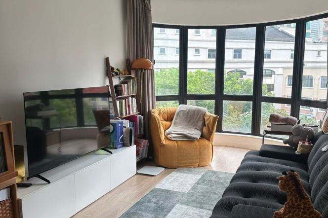 2BR Apartment at Shanghai Grand Plaza (Compound) with Green View