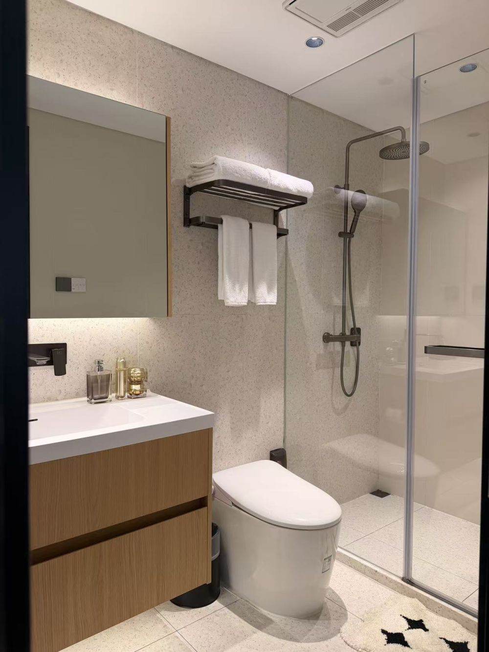 Housing image — Bathroom