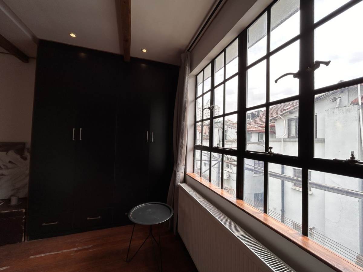 Housing image — Living Room