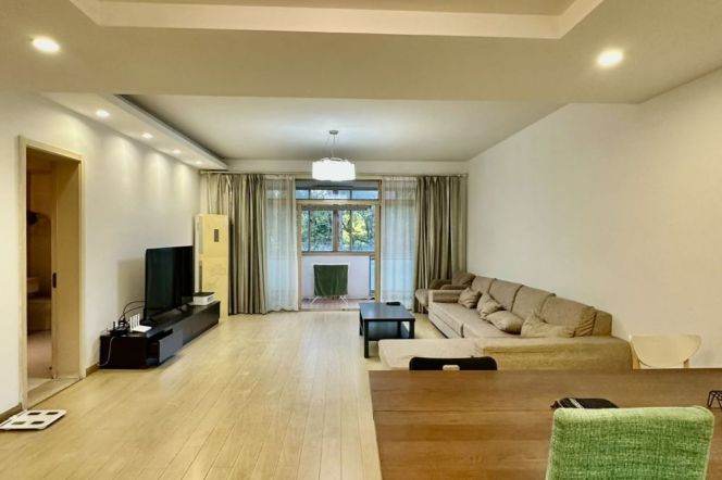 Spacious 3BR Apartment near Century Park (L2)