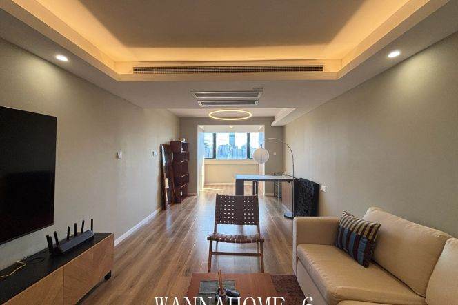High-Floor Spacious 1BR Apartment in Jing'an (L2/L11)