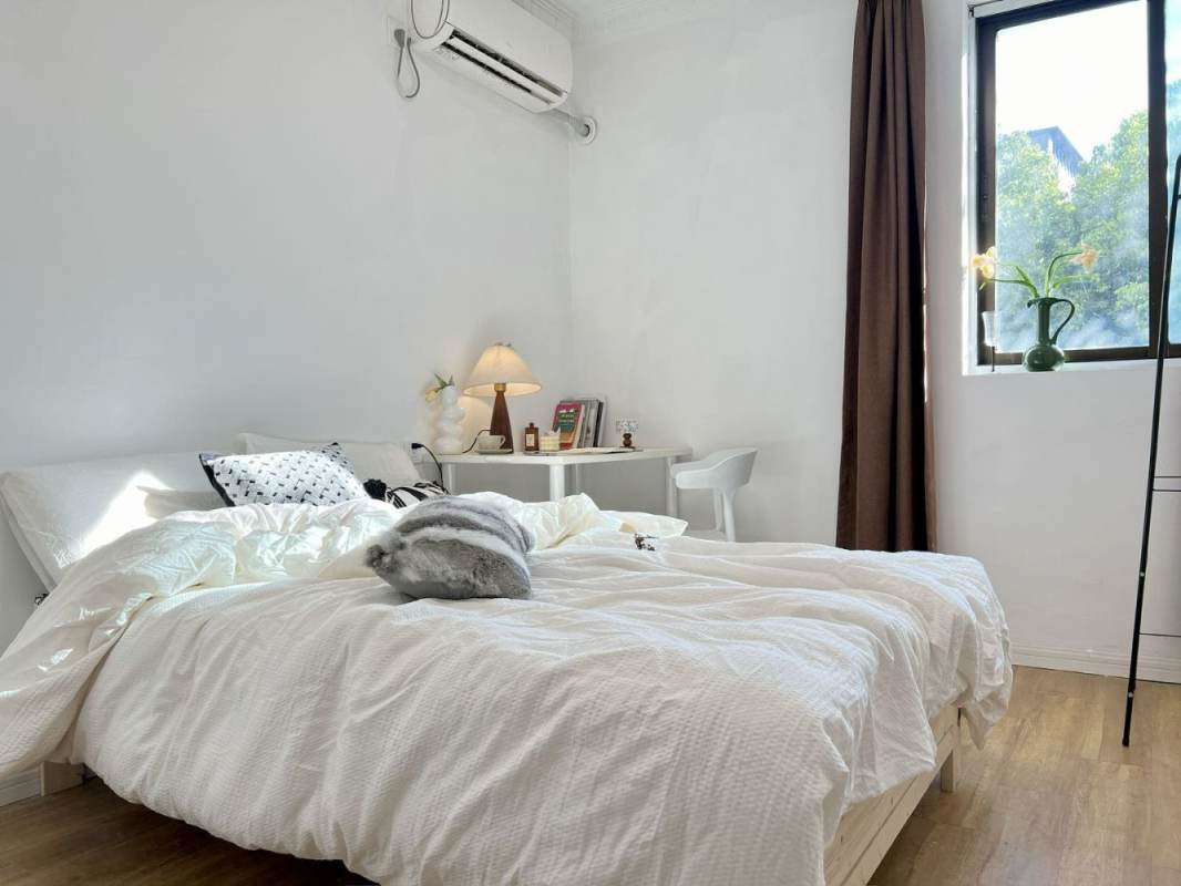 Housing image — Bedroom