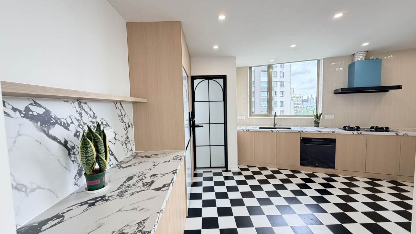 Housing image — Kitchen