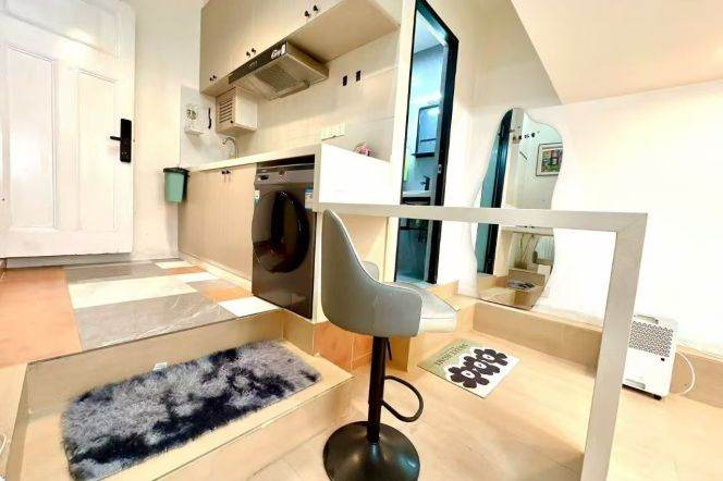 1BR Lane House at Jing'an Villa (L2/L12/L13)